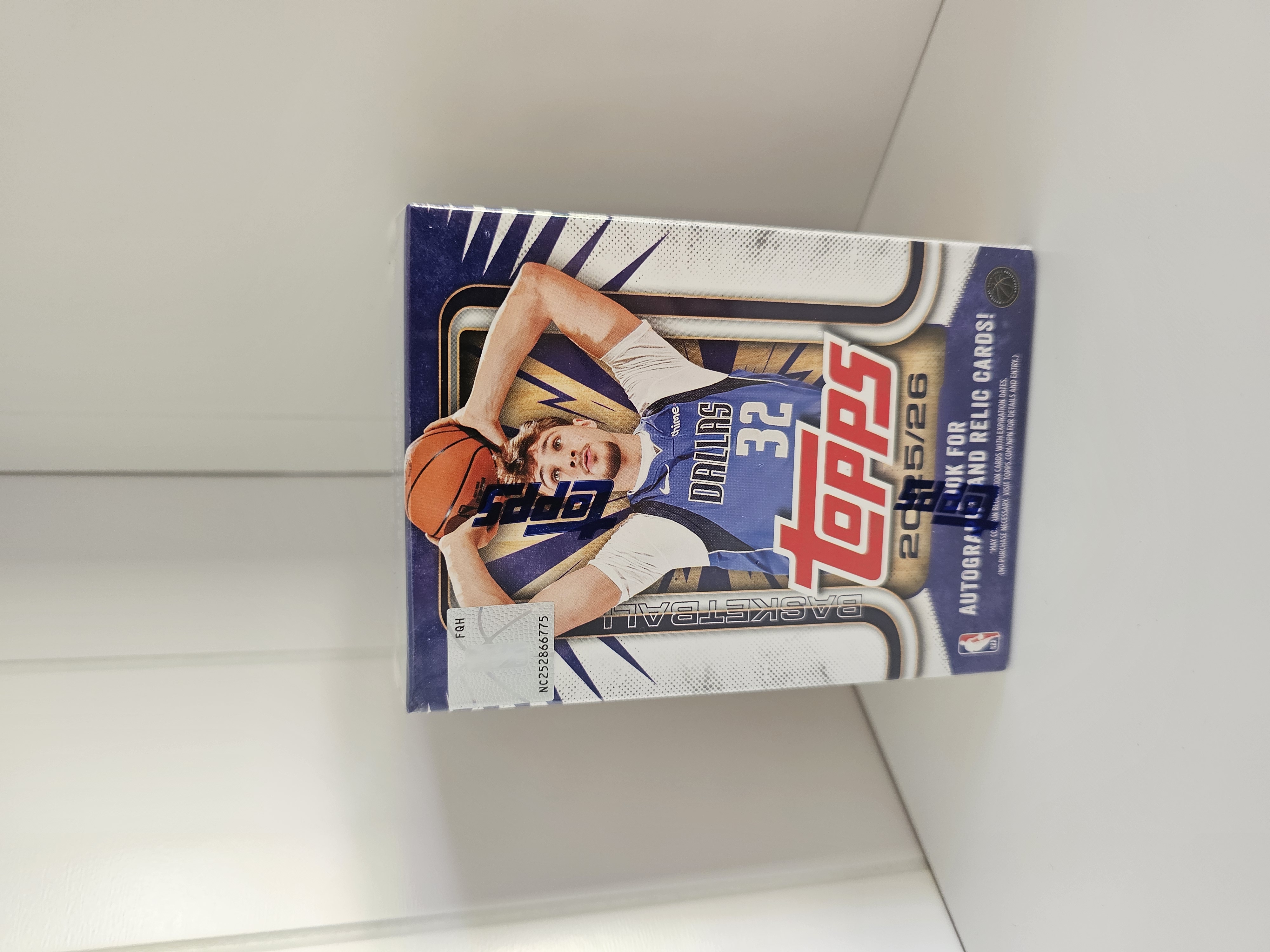 Topps 2025/2026 Flagship Basketball Value Box factory sealed hobby box